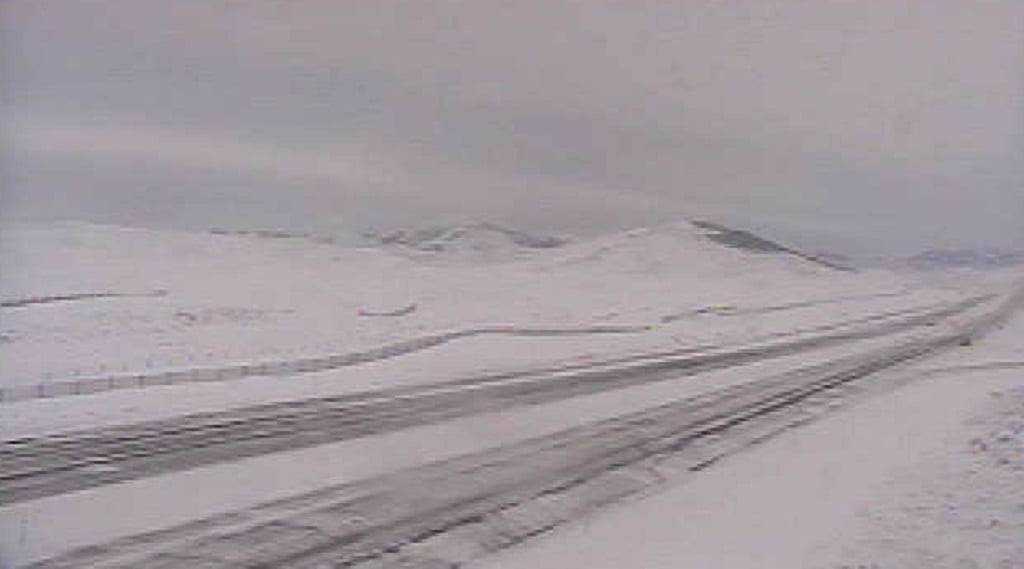 Winter weather closes I15 at Monida Pass